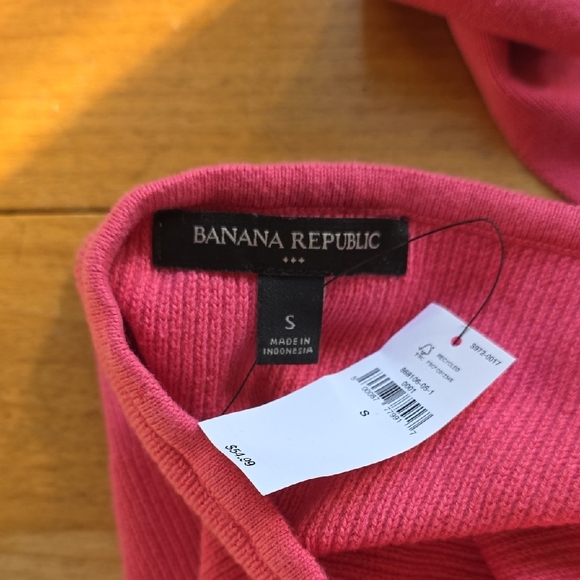 Pink Halter Top - Picture 3 of 3